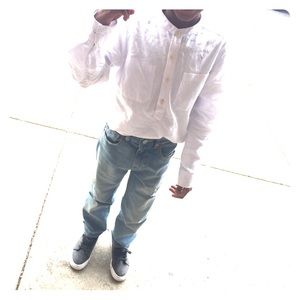 Bottoms in a shirt is tight